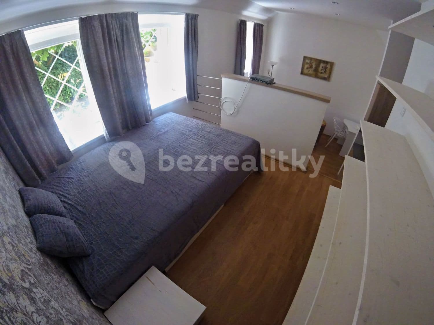 Prenájom bytu 1-izbový 40 m², Nad Santoškou, Praha, Praha Prenájom bytu 1-izbový 40 m², Nad Santoškou, Praha, Praha