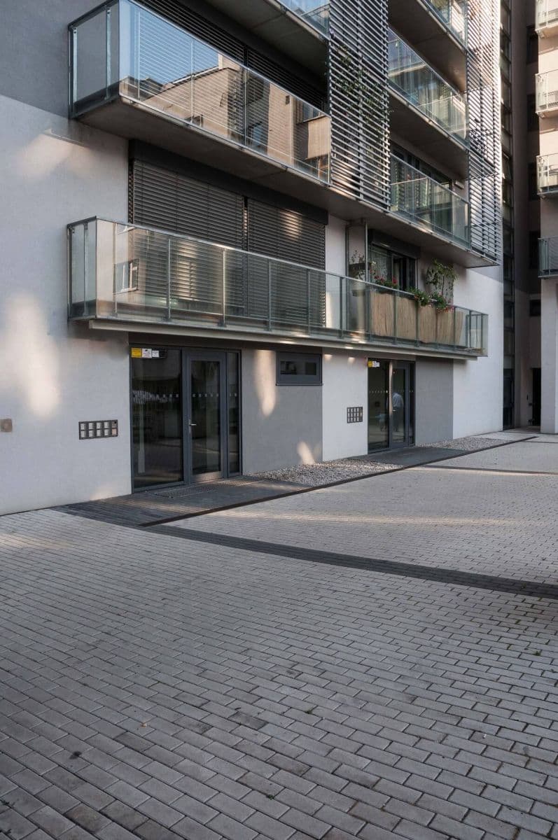Prenájom bytu 1-izbový 51 m², Křižíkova, Praha, Praha Prenájom bytu 1-izbový 51 m², Křižíkova, Praha, Praha