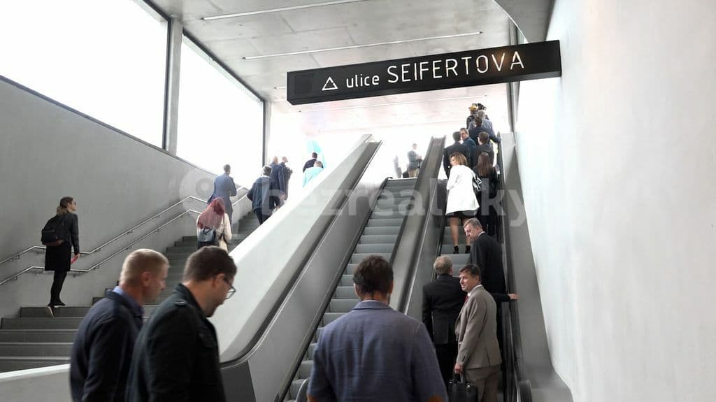 Prenájom bytu 3-izbový 90 m², Krásova, Praha, Praha Prenájom bytu 3-izbový 90 m², Krásova, Praha, Praha