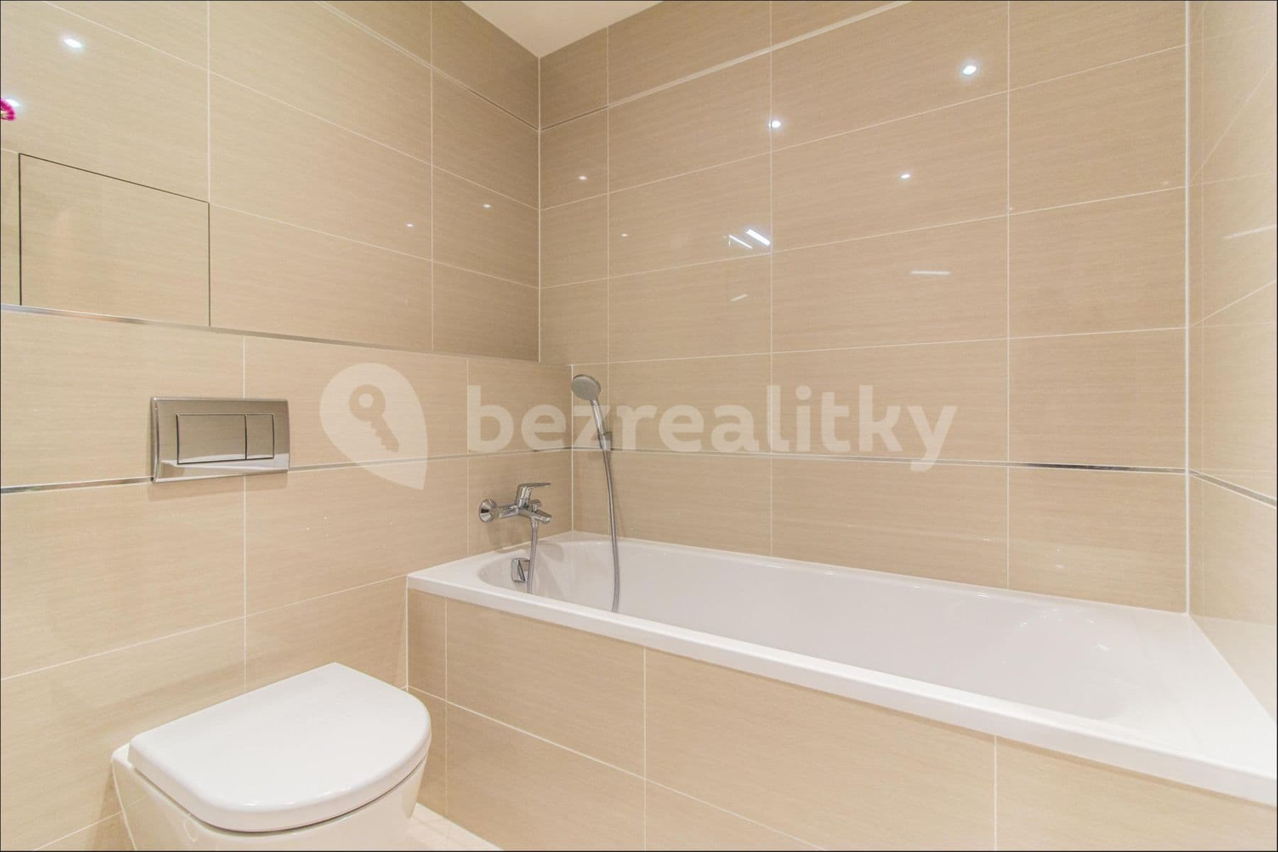 Prenájom bytu 1-izbový 39 m², Vojenova, Praha, Praha Prenájom bytu 1-izbový 39 m², Vojenova, Praha, Praha