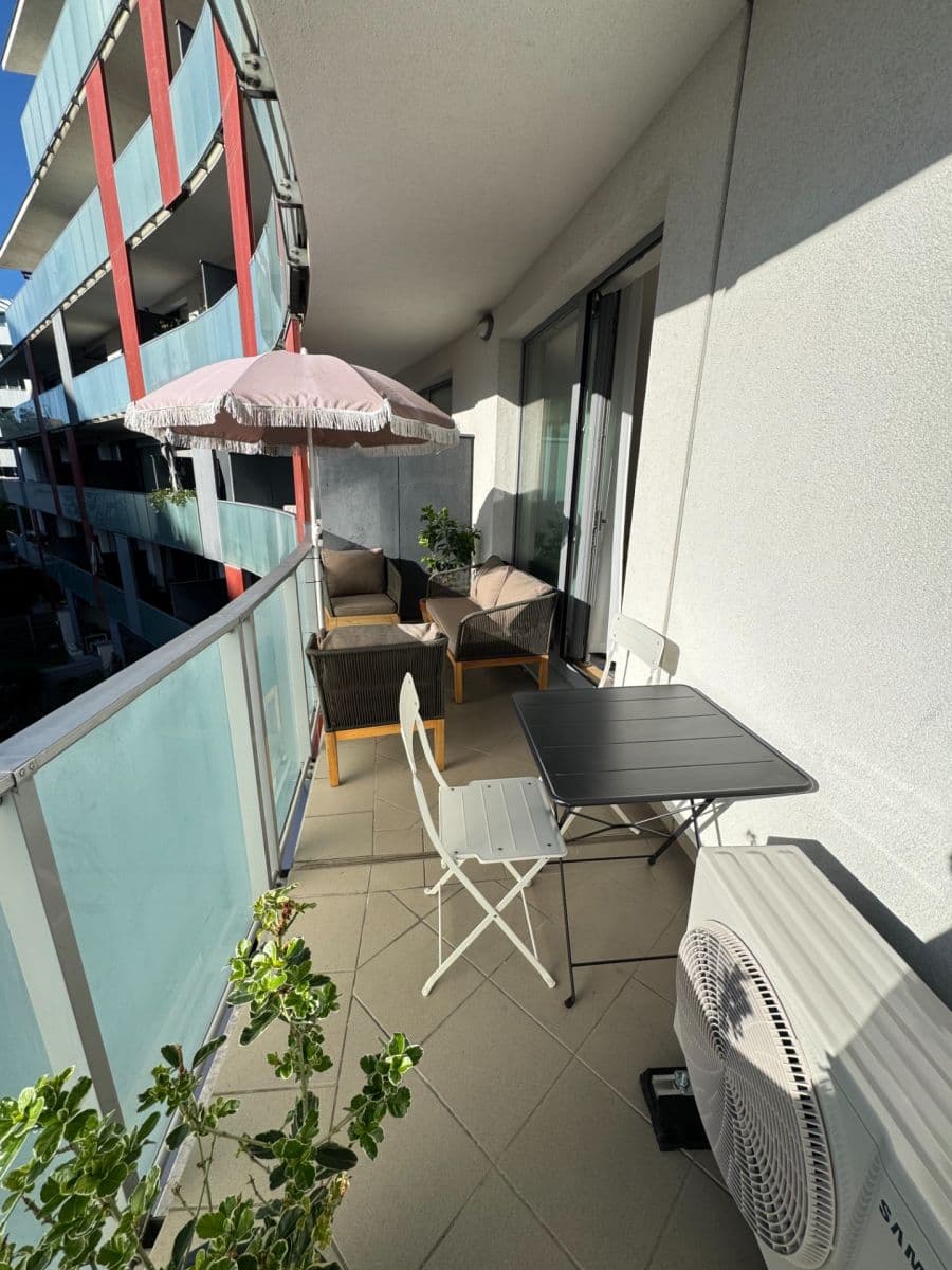 Prenájom bytu 1-izbový 39 m², Vojenova, Praha, Praha Prenájom bytu 1-izbový 39 m², Vojenova, Praha, Praha