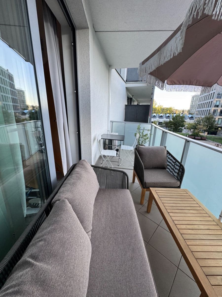 Prenájom bytu 1-izbový 39 m², Vojenova, Praha, Praha Prenájom bytu 1-izbový 39 m², Vojenova, Praha, Praha