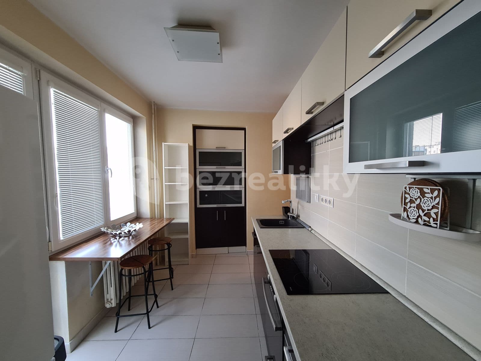 Prenájom bytu 3-izbový 74 m², Arménská, Praha, Praha Prenájom bytu 3-izbový 74 m², Arménská, Praha, Praha