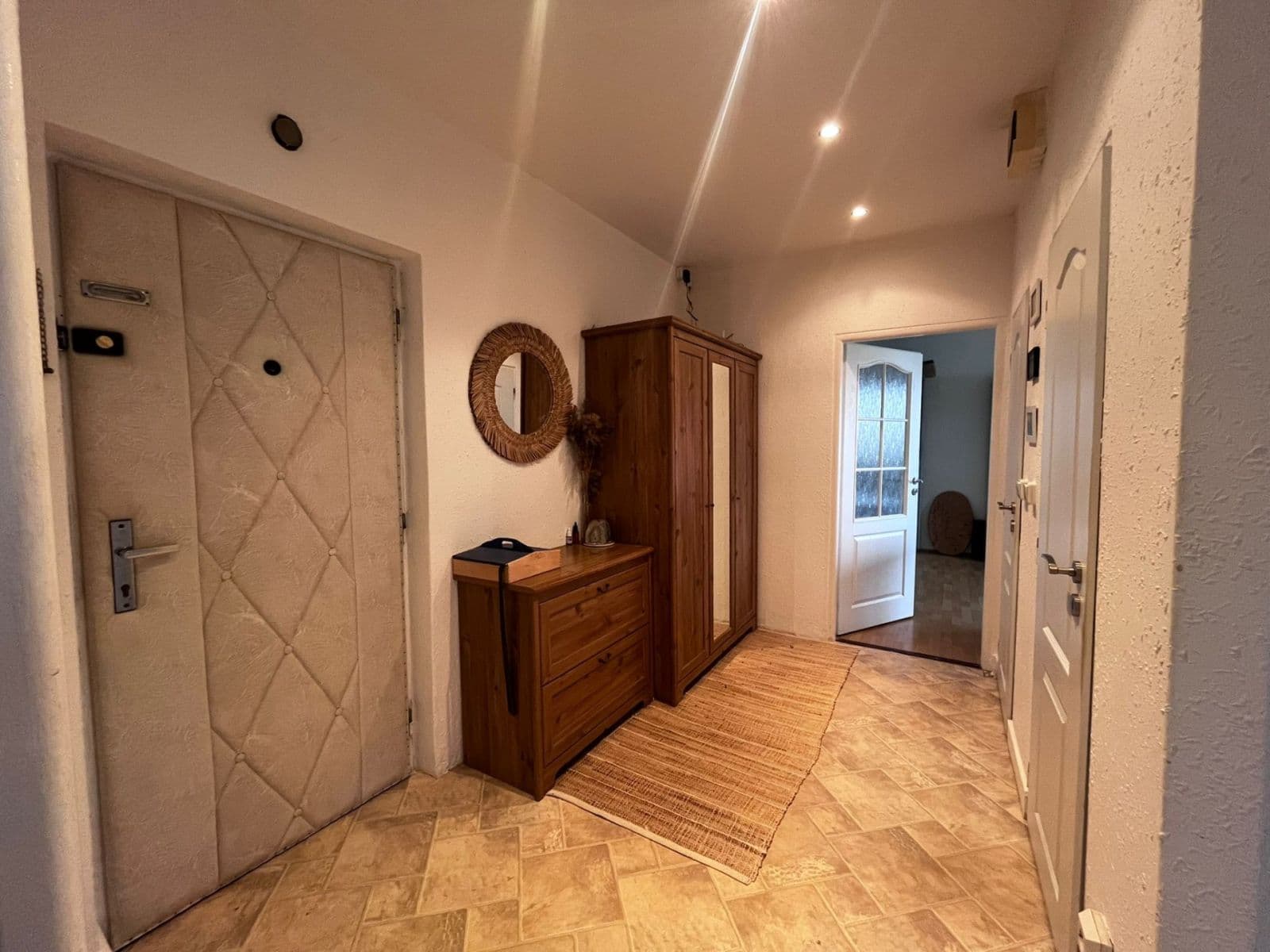 Prenájom bytu 2-izbový 54 m², U Lesa, Ostrava, Moravskoslezský kraj Prenájom bytu 2-izbový 54 m², U Lesa, Ostrava, Moravskoslezský kraj