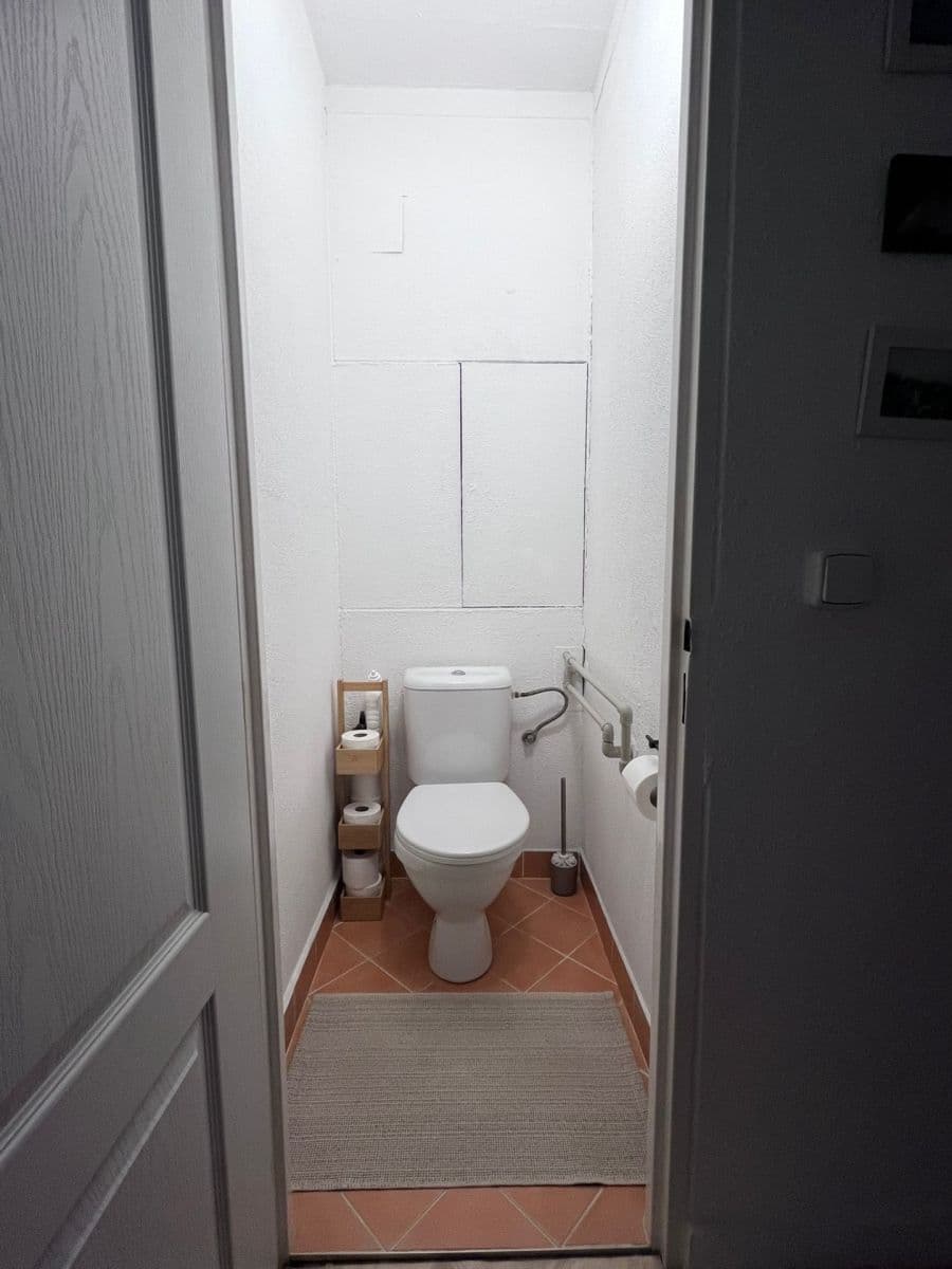 Prenájom bytu 2-izbový 54 m², U Lesa, Ostrava, Moravskoslezský kraj Prenájom bytu 2-izbový 54 m², U Lesa, Ostrava, Moravskoslezský kraj