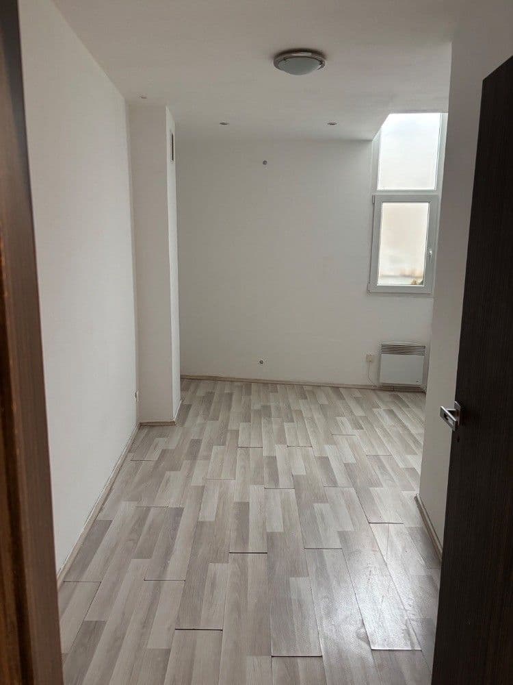 Prenájom nebytového priestoru 82 m², Lotyšská, Praha, Praha Prenájom nebytového priestoru 82 m², Lotyšská, Praha, Praha