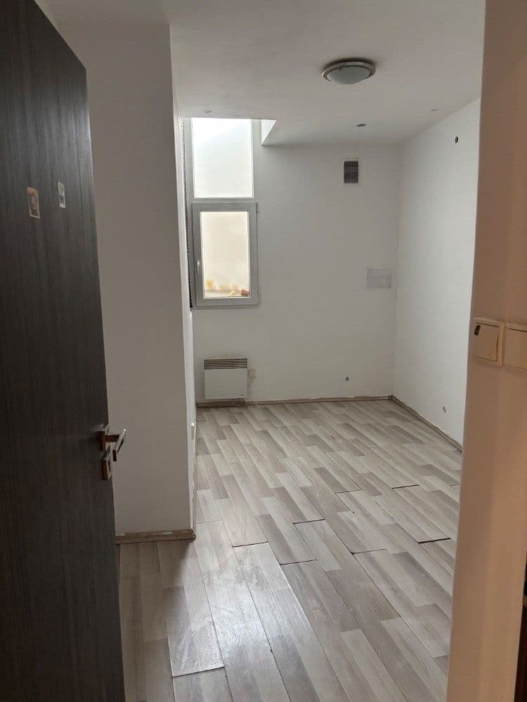 Prenájom nebytového priestoru 82 m², Lotyšská, Praha, Praha Prenájom nebytového priestoru 82 m², Lotyšská, Praha, Praha