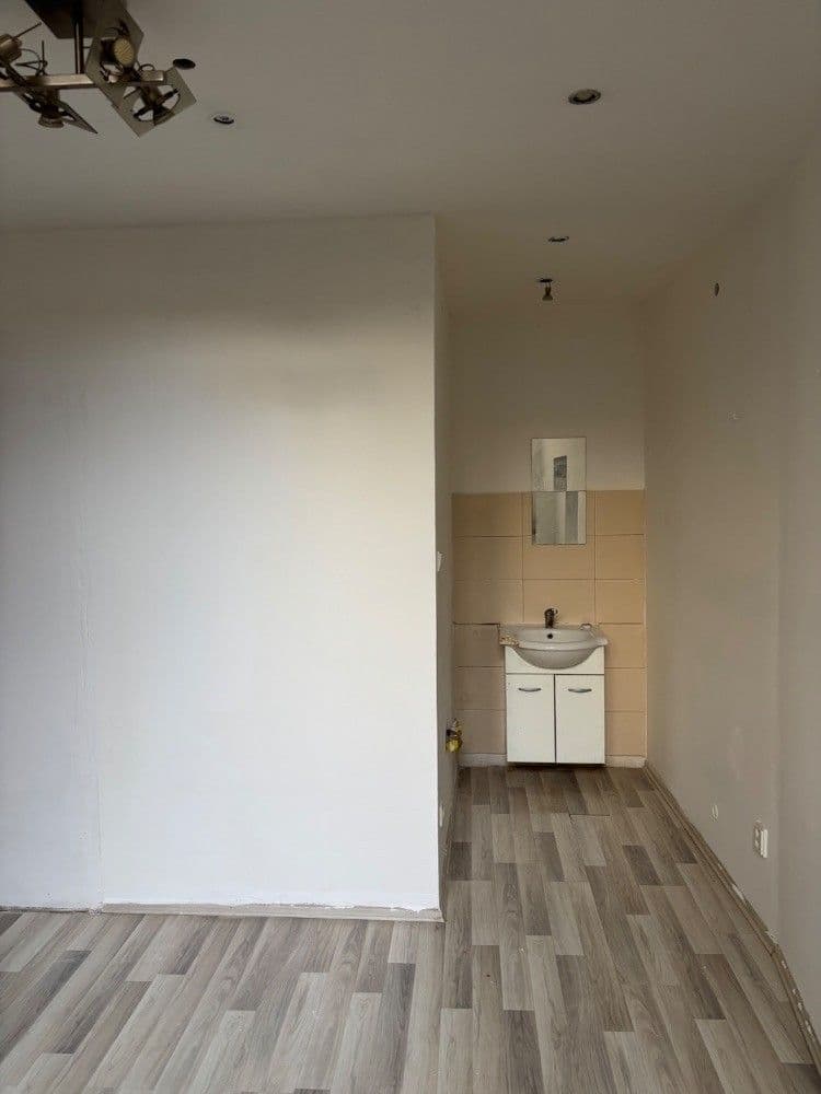 Prenájom nebytového priestoru 82 m², Lotyšská, Praha, Praha Prenájom nebytového priestoru 82 m², Lotyšská, Praha, Praha