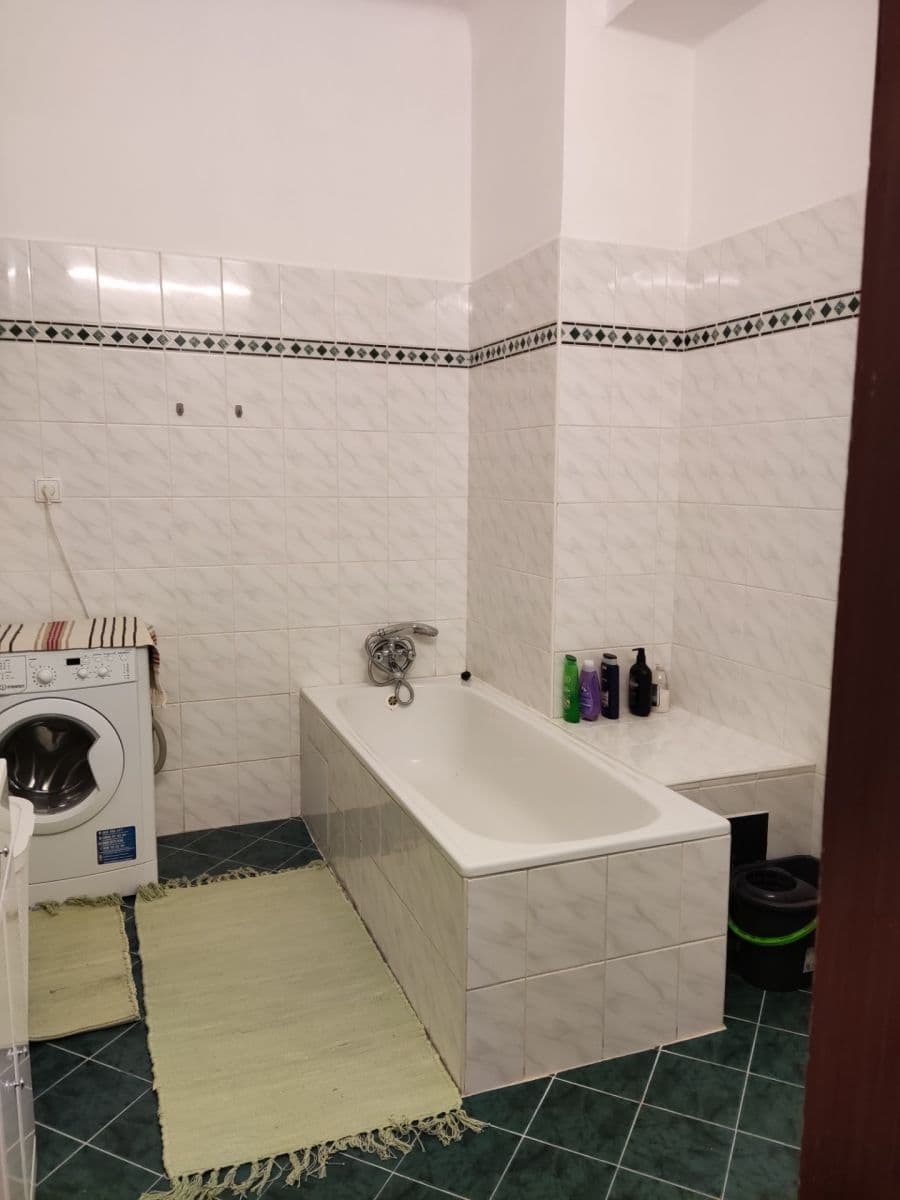 Prenájom bytu 2-izbový 66 m², Jeseniova, Praha, Praha Prenájom bytu 2-izbový 66 m², Jeseniova, Praha, Praha