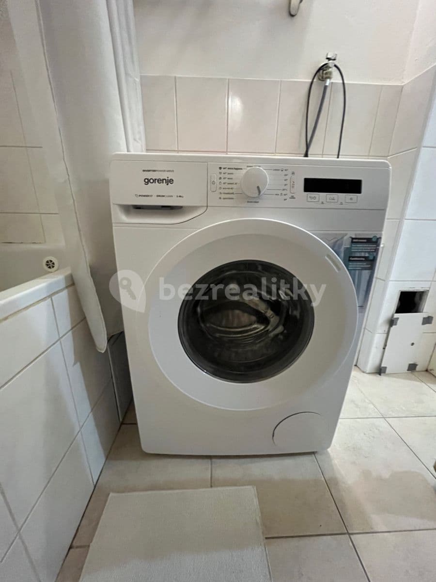 Prenájom bytu 2-izbový 40 m², Ronkova, Praha, Praha Prenájom bytu 2-izbový 40 m², Ronkova, Praha, Praha