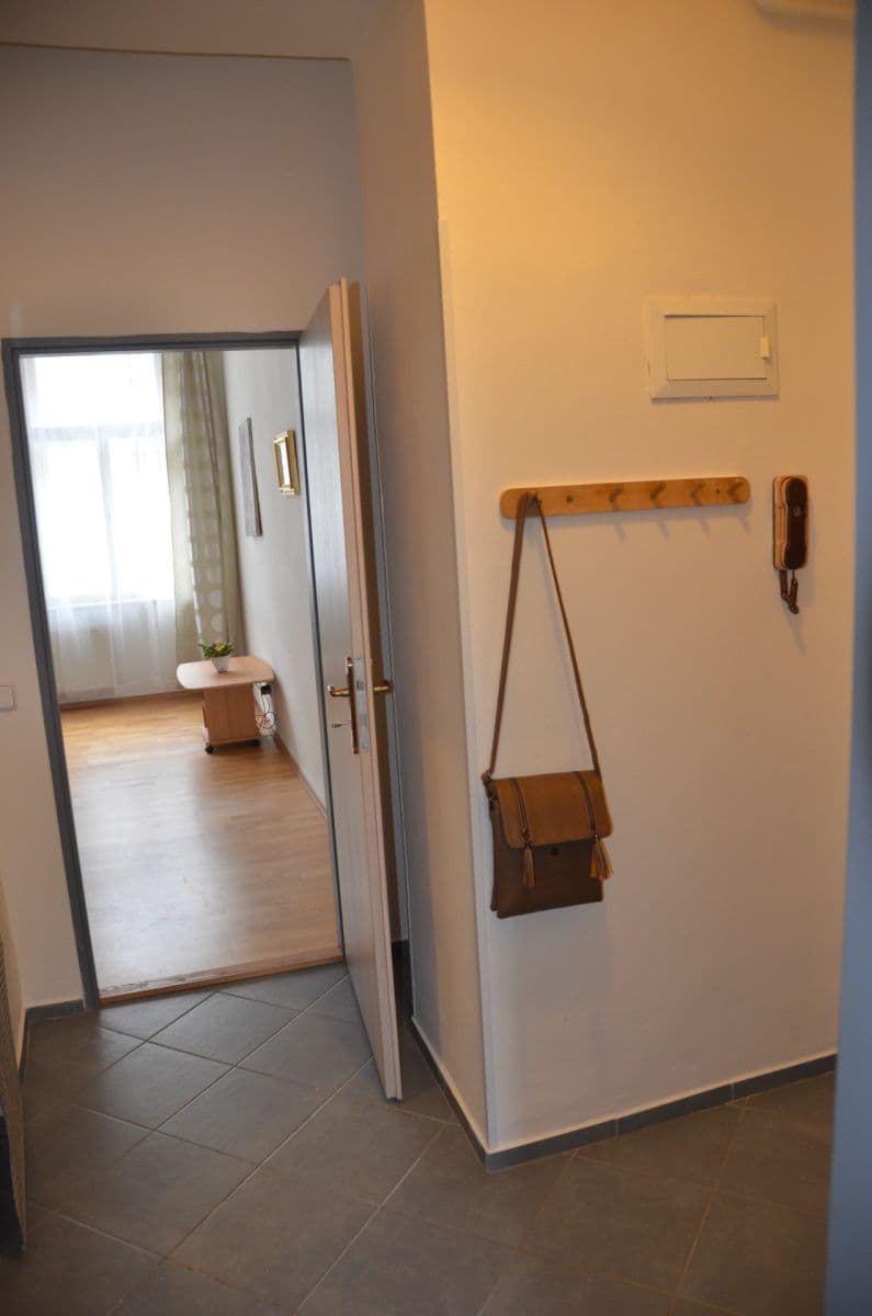 Prenájom bytu 2-izbový 38 m², Slezská, Praha, Praha Prenájom bytu 2-izbový 38 m², Slezská, Praha, Praha