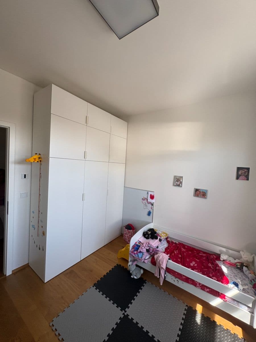 Prenájom bytu 5-izbový 157 m², Révová, Praha, Praha Prenájom bytu 5-izbový 157 m², Révová, Praha, Praha