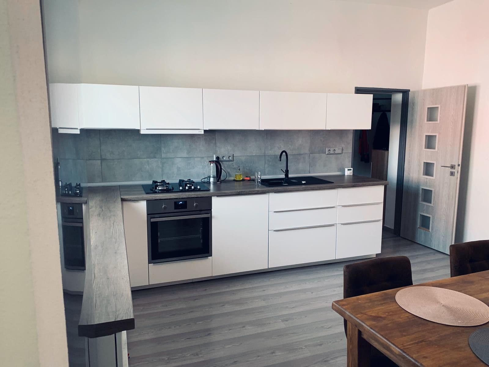 Prenájom bytu 3-izbový 102 m², Na Josefské, Ostrava, Moravskoslezský kraj Prenájom bytu 3-izbový 102 m², Na Josefské, Ostrava, Moravskoslezský kraj