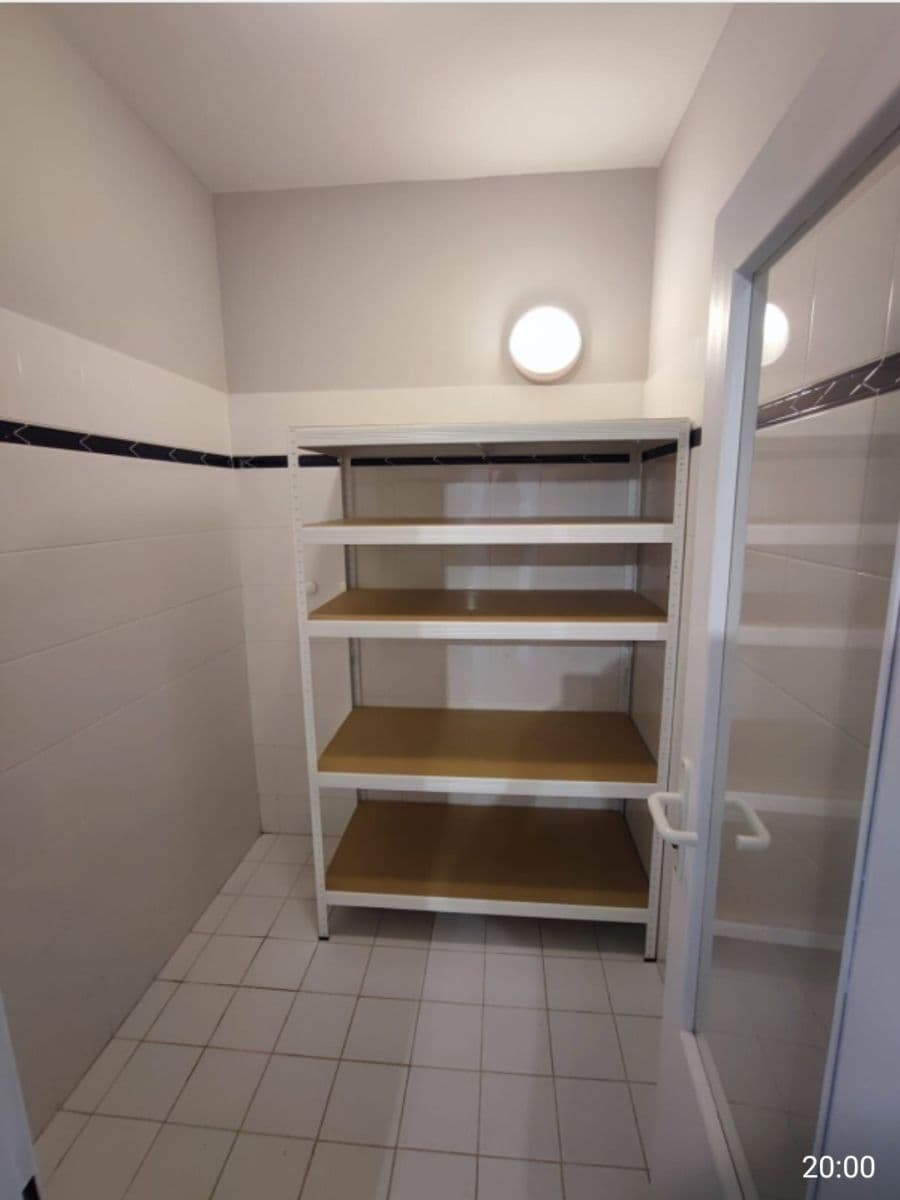 Prenájom nebytového priestoru 55 m², Pelušková, Praha, Praha Prenájom nebytového priestoru 55 m², Pelušková, Praha, Praha