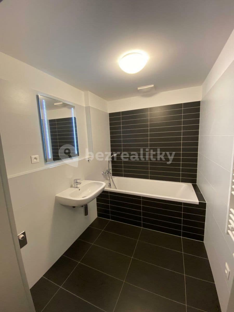 Prenájom bytu 2-izbový 53 m², Pod Stolovou horou, Praha, Praha Prenájom bytu 2-izbový 53 m², Pod Stolovou horou, Praha, Praha