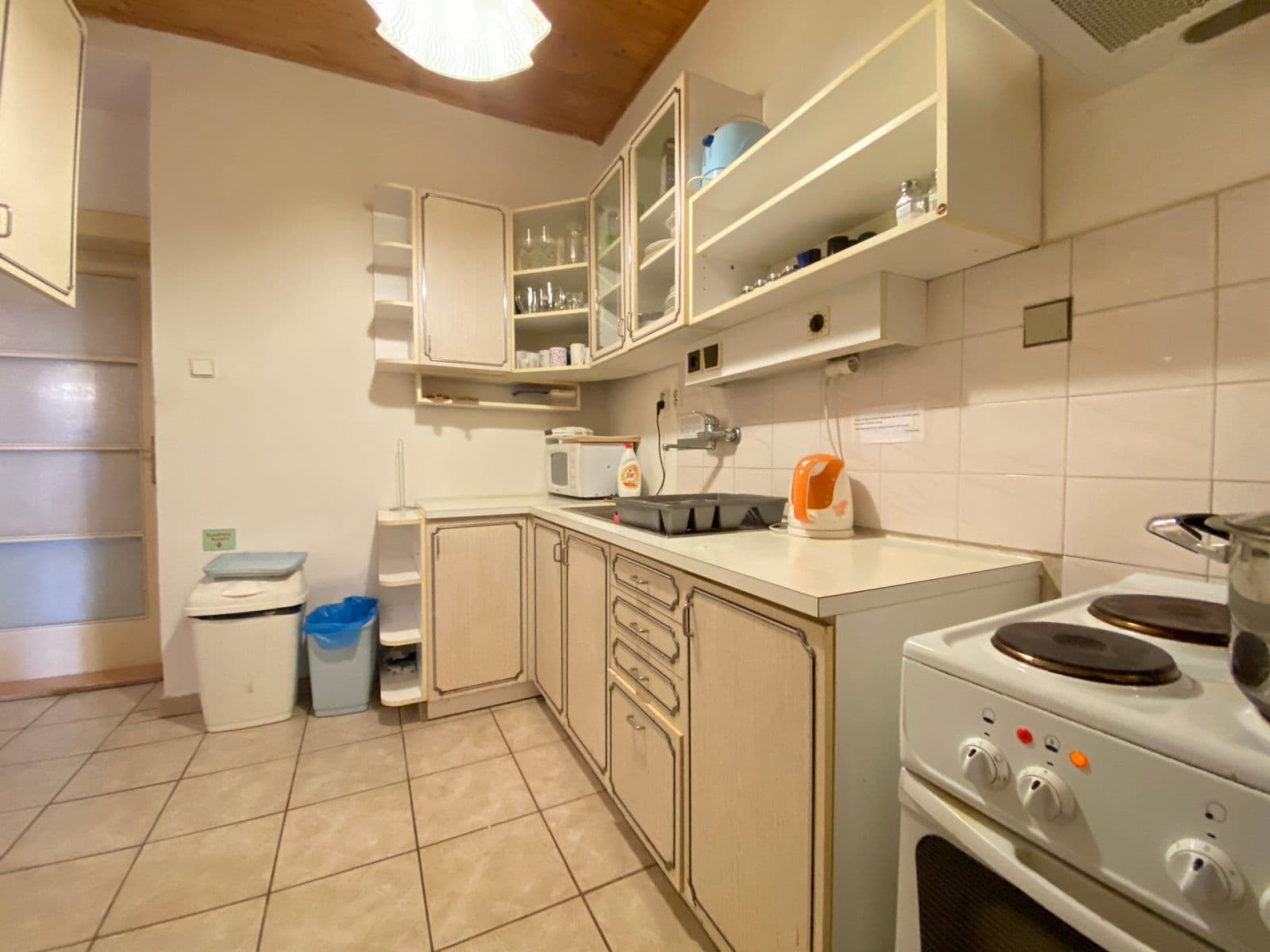 Prenájom bytu 4-izbový 18 m², Biskupcova, Praha, Praha Prenájom bytu 4-izbový 18 m², Biskupcova, Praha, Praha