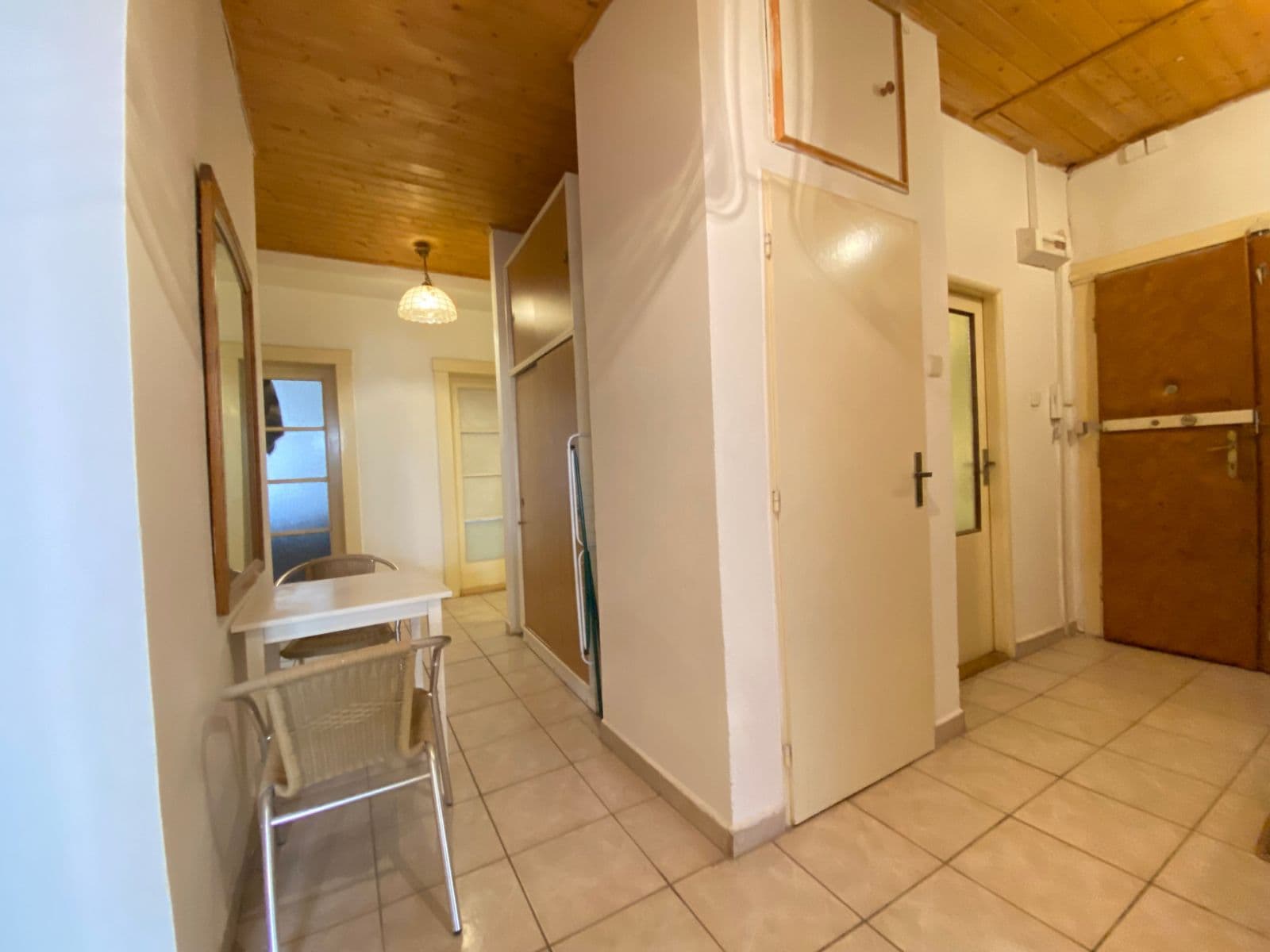 Prenájom bytu 4-izbový 18 m², Biskupcova, Praha, Praha Prenájom bytu 4-izbový 18 m², Biskupcova, Praha, Praha