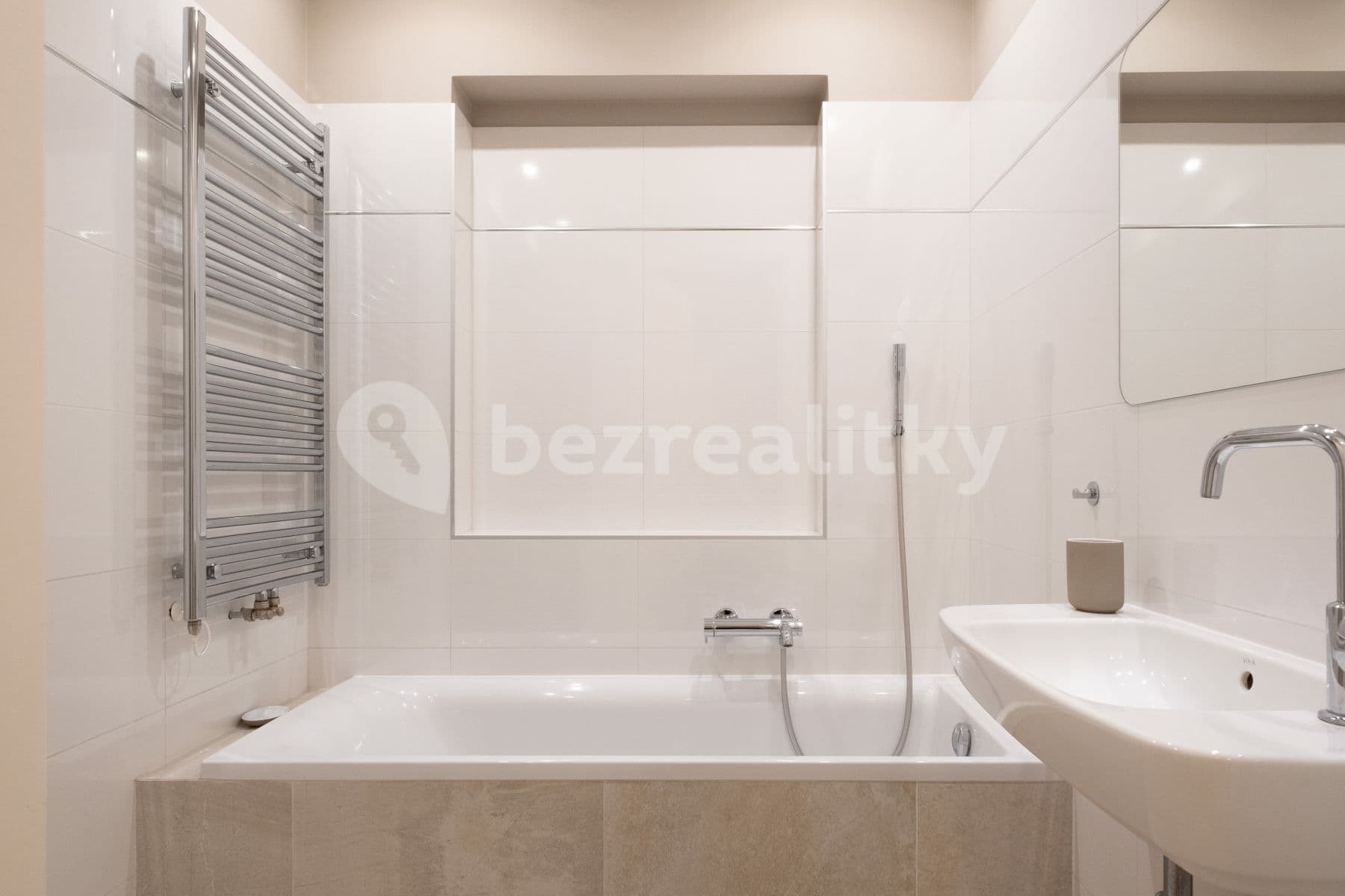 Prenájom bytu 3-izbový 77 m², Březinova, Praha, Praha Prenájom bytu 3-izbový 77 m², Březinova, Praha, Praha
