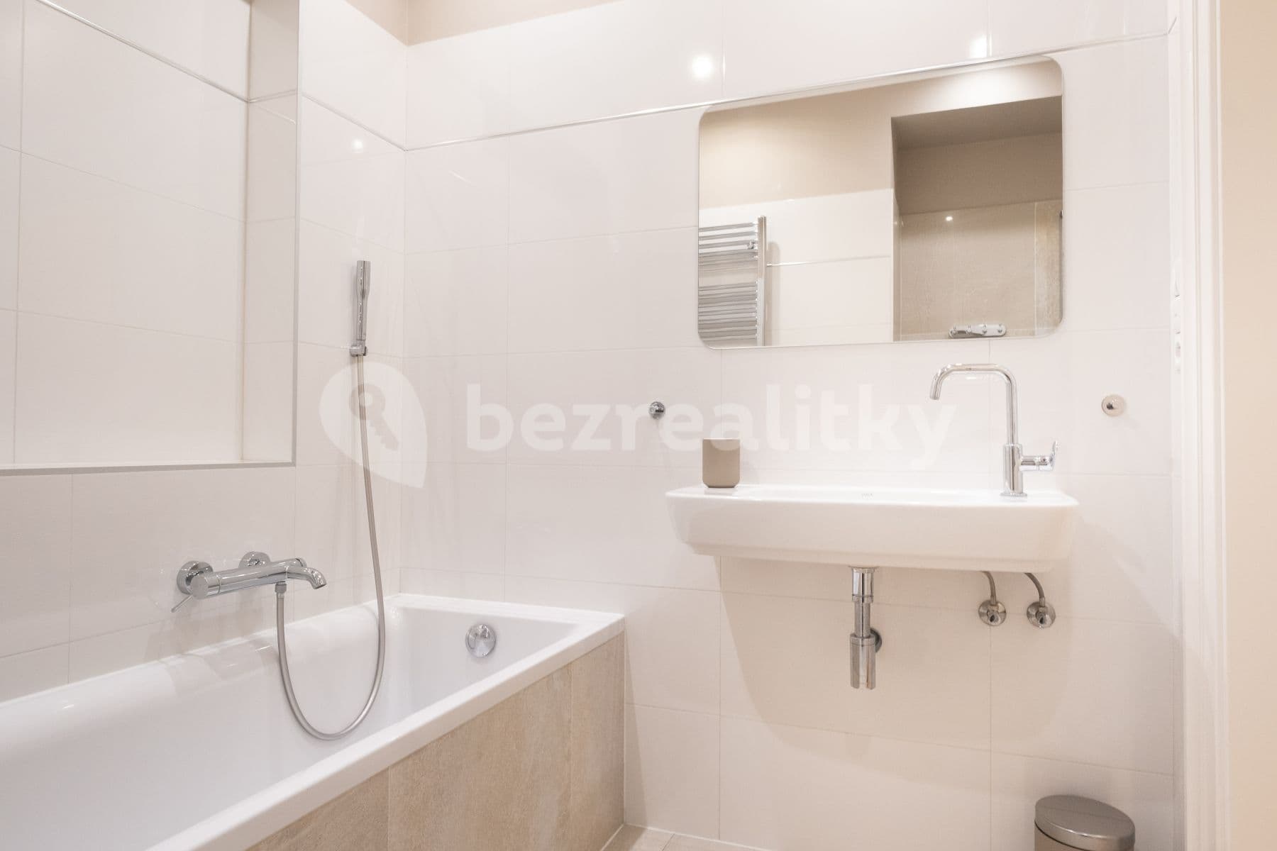 Prenájom bytu 3-izbový 77 m², Březinova, Praha, Praha Prenájom bytu 3-izbový 77 m², Březinova, Praha, Praha