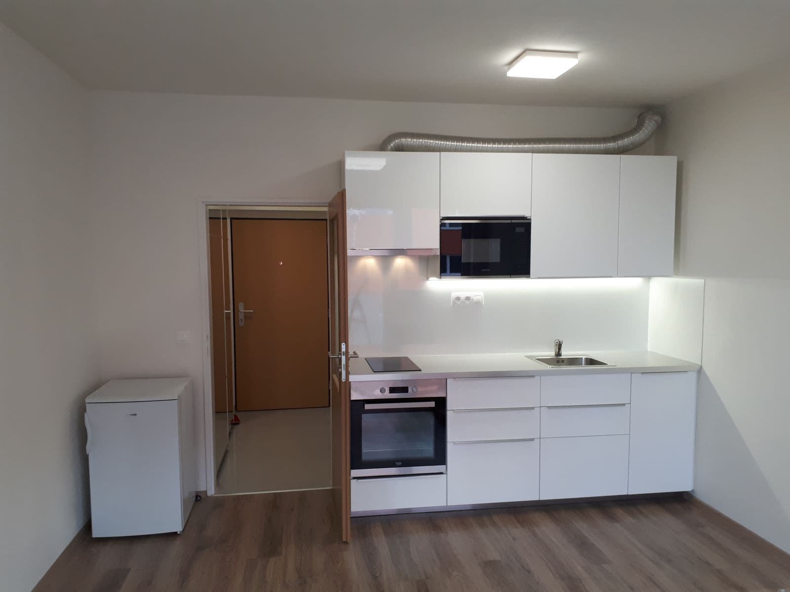 Prenájom bytu 1-izbový 30 m², Bučkova, Brno, Jihomoravský kraj Prenájom bytu 1-izbový 30 m², Bučkova, Brno, Jihomoravský kraj