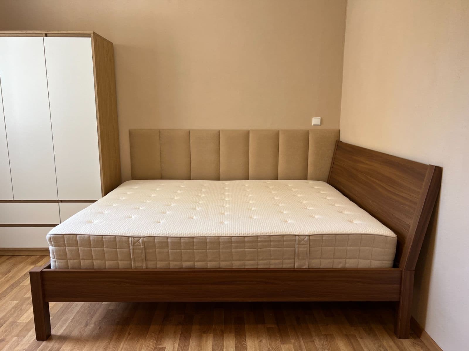 Prenájom bytu 1-izbový 30 m², Na Stezce, Praha, Praha Prenájom bytu 1-izbový 30 m², Na Stezce, Praha, Praha