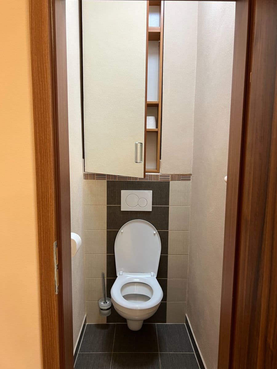 Prenájom bytu 1-izbový 30 m², Na Stezce, Praha, Praha Prenájom bytu 1-izbový 30 m², Na Stezce, Praha, Praha