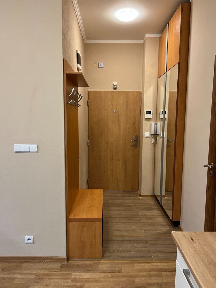 Prenájom bytu 1-izbový 30 m², Na Stezce, Praha, Praha Prenájom bytu 1-izbový 30 m², Na Stezce, Praha, Praha