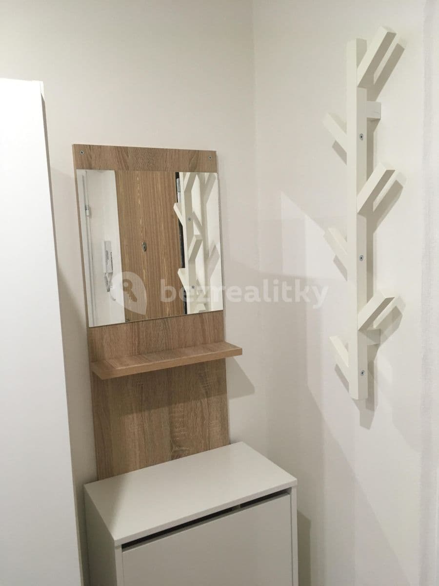Prenájom bytu 2-izbový 46 m², Výletní, Praha, Praha Prenájom bytu 2-izbový 46 m², Výletní, Praha, Praha