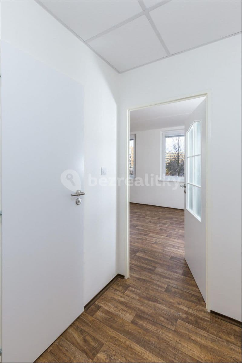 Prenájom bytu 1-izbový 33 m², Blattného, Praha, Praha