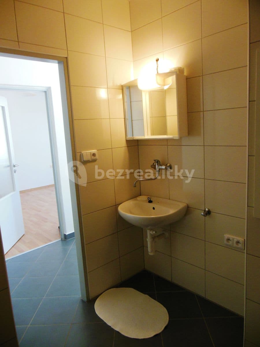 Prenájom bytu 1-izbový 35 m², Formánkova, Hradec Králové, Královéhradecký kraj Prenájom bytu 1-izbový 35 m², Formánkova, Hradec Králové, Královéhradecký kraj