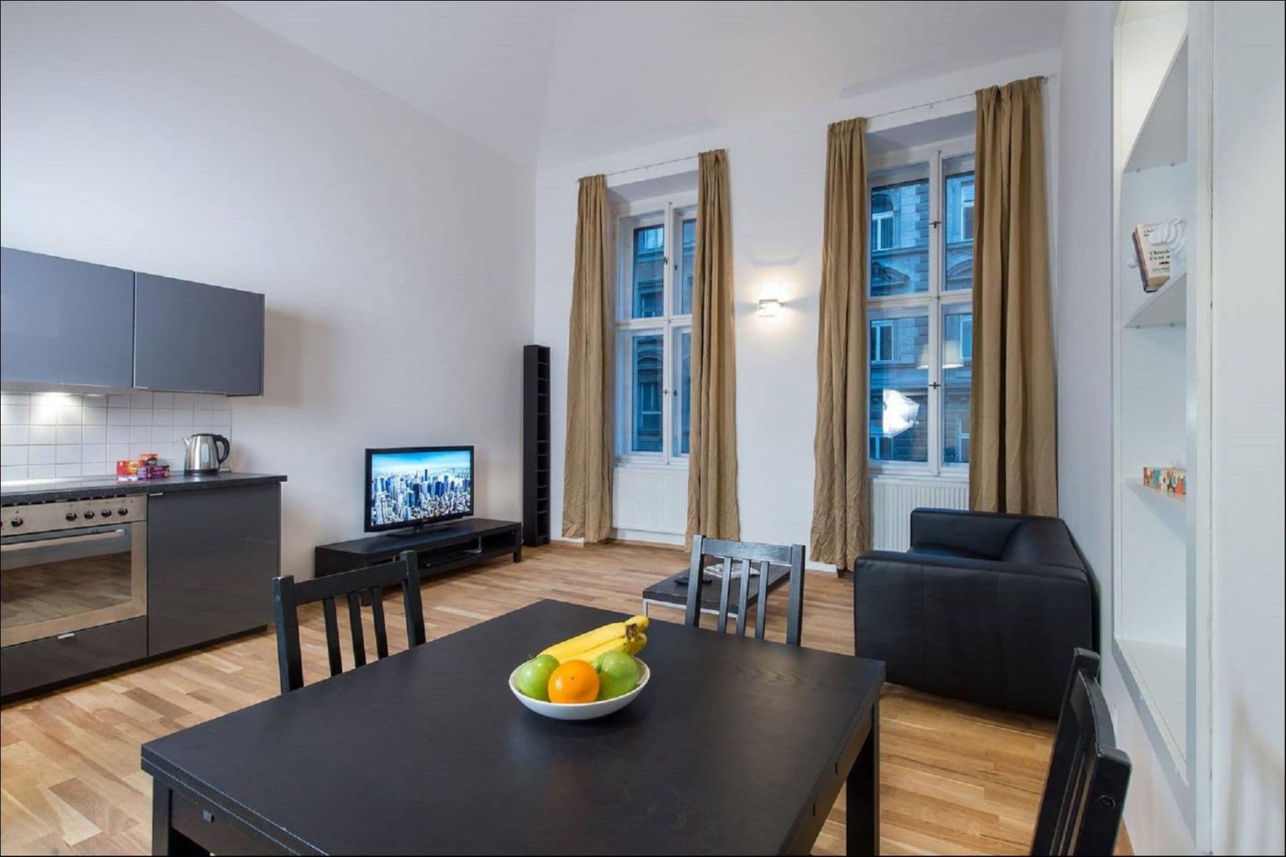 Prenájom bytu 2-izbový 63 m², Legerova, Praha, Praha Prenájom bytu 2-izbový 63 m², Legerova, Praha, Praha