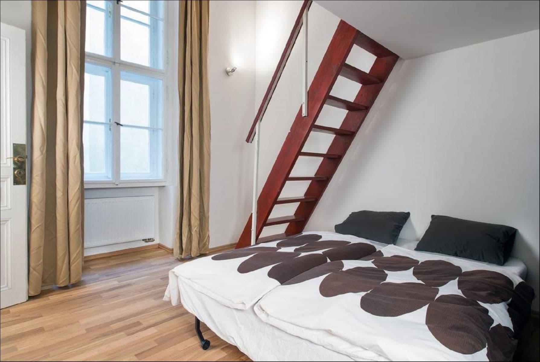 Prenájom bytu 2-izbový 63 m², Legerova, Praha, Praha Prenájom bytu 2-izbový 63 m², Legerova, Praha, Praha