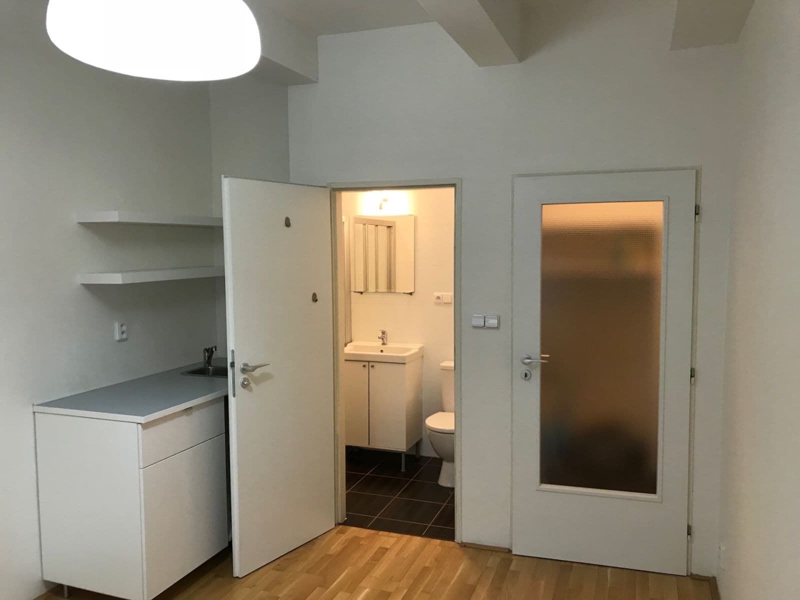 Prenájom bytu 1-izbový 18 m², Přístavní, Praha, Praha Prenájom bytu 1-izbový 18 m², Přístavní, Praha, Praha