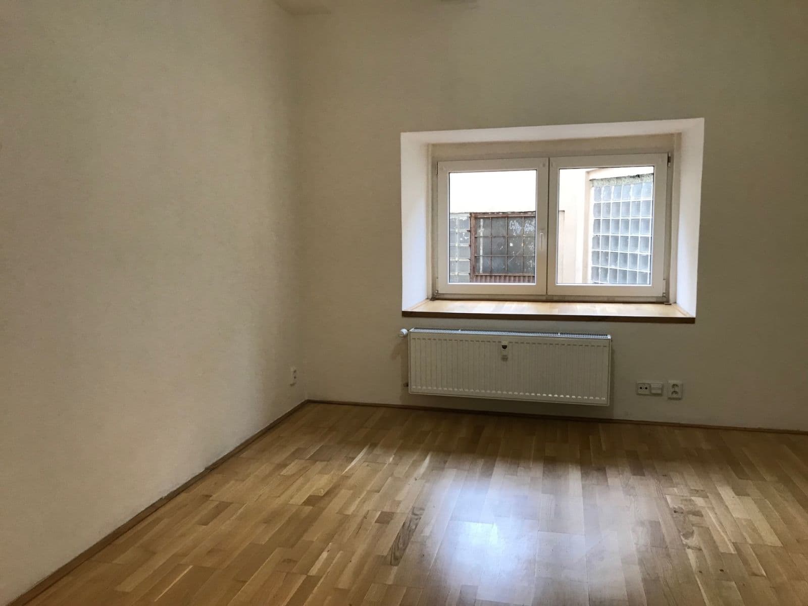 Prenájom bytu 1-izbový 18 m², Přístavní, Praha, Praha Prenájom bytu 1-izbový 18 m², Přístavní, Praha, Praha