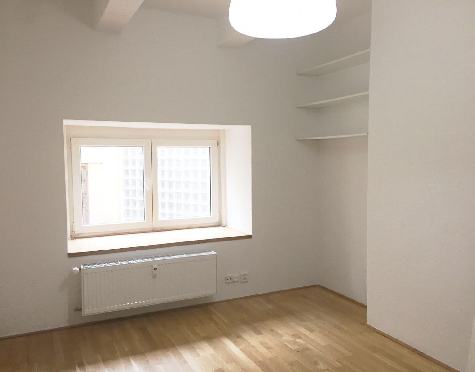 Prenájom bytu 1-izbový 18 m², Přístavní, Praha, Praha Prenájom bytu 1-izbový 18 m², Přístavní, Praha, Praha