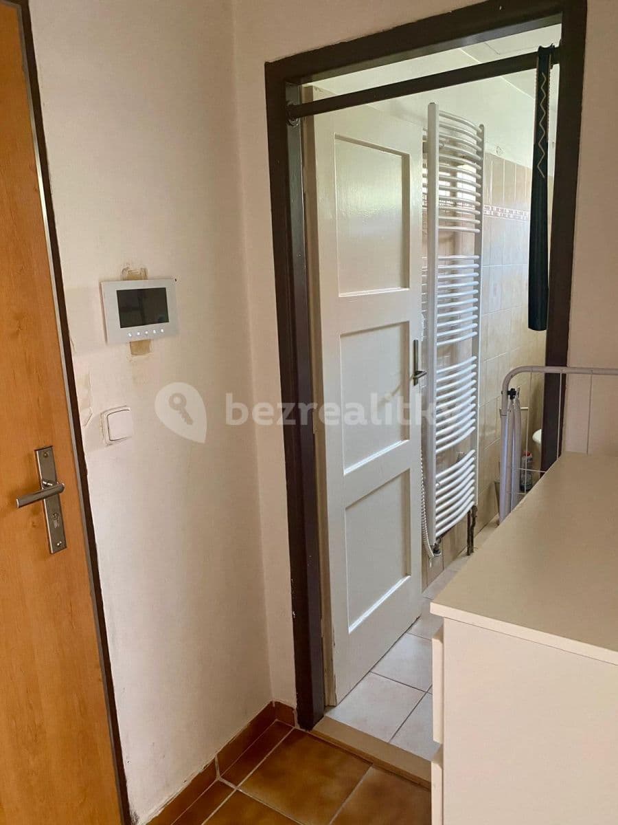 Prenájom bytu 2-izbový 42 m², Humpolecká, Praha, Praha Prenájom bytu 2-izbový 42 m², Humpolecká, Praha, Praha