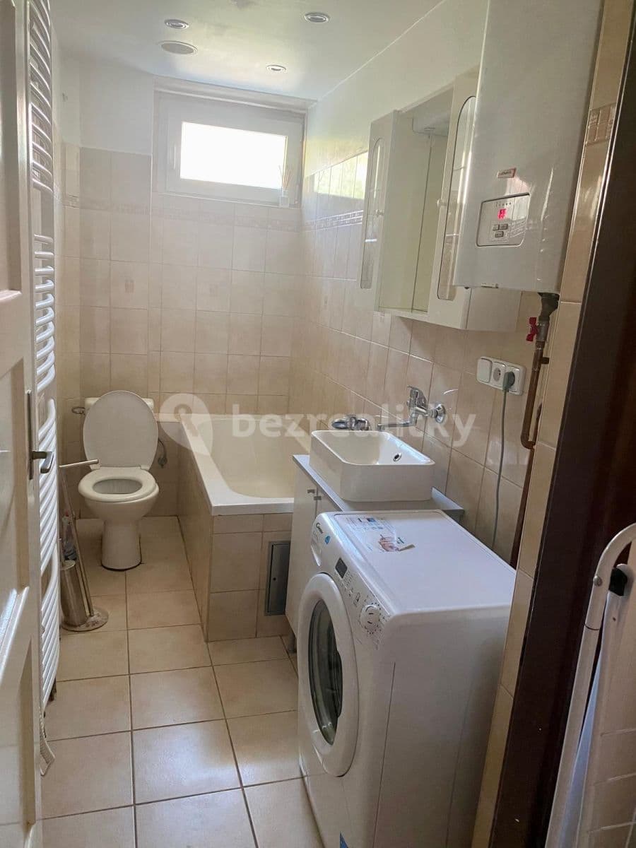 Prenájom bytu 2-izbový 42 m², Humpolecká, Praha, Praha Prenájom bytu 2-izbový 42 m², Humpolecká, Praha, Praha