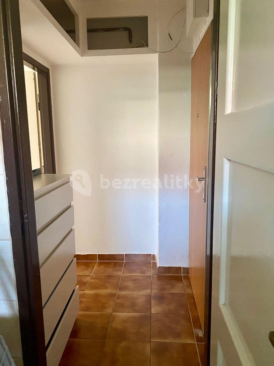 Prenájom bytu 2-izbový 42 m², Humpolecká, Praha, Praha Prenájom bytu 2-izbový 42 m², Humpolecká, Praha, Praha