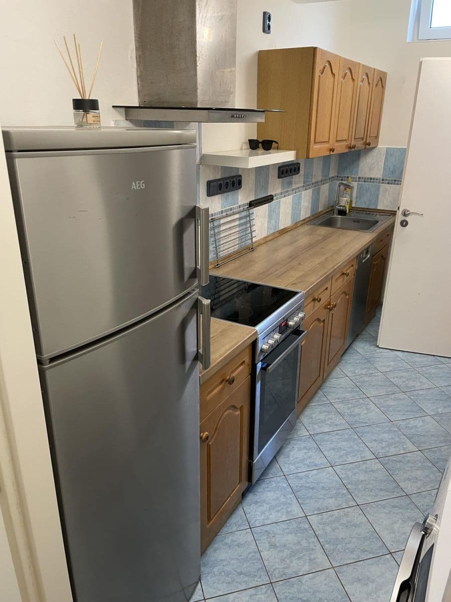 Prenájom bytu 1-izbový 35 m², U Hadovky, Praha, Praha Prenájom bytu 1-izbový 35 m², U Hadovky, Praha, Praha