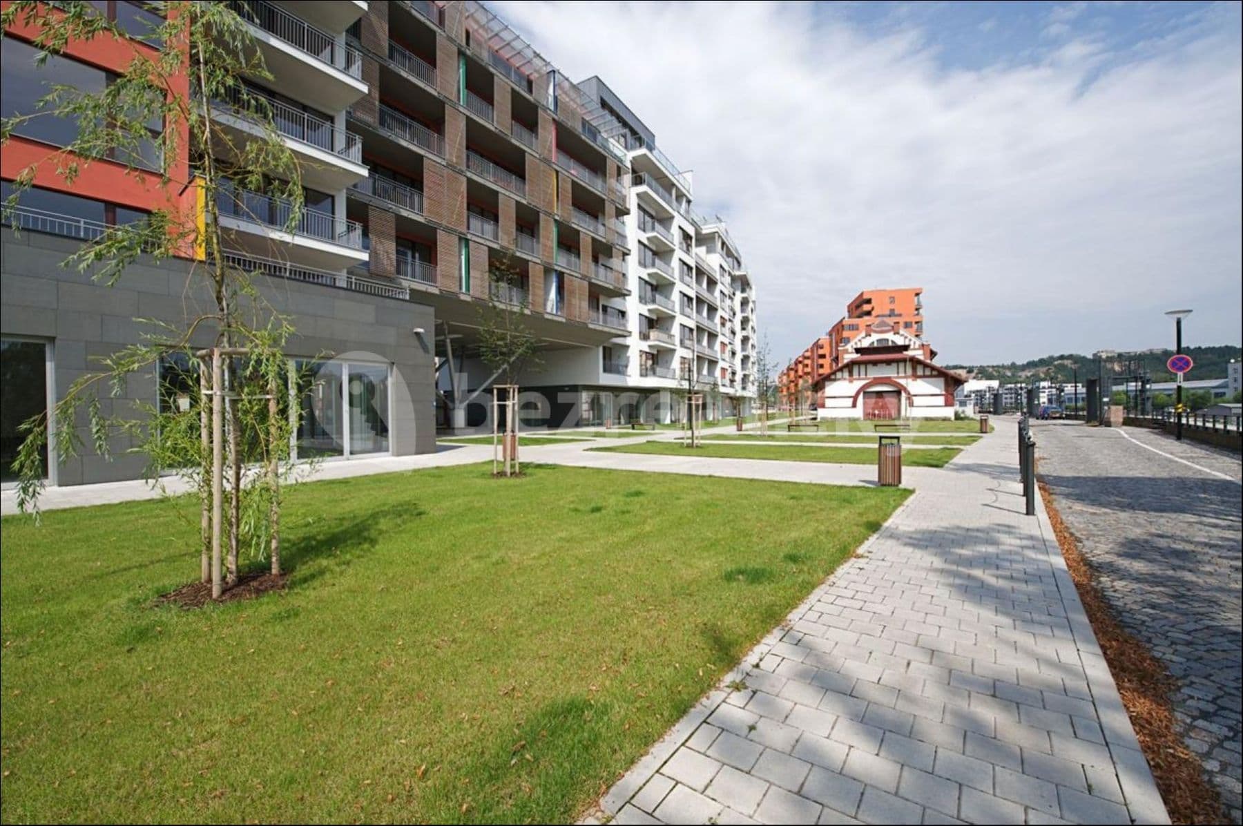 Prenájom bytu 3-izbový 68 m², Jankovcova, Praha, Praha Prenájom bytu 3-izbový 68 m², Jankovcova, Praha, Praha