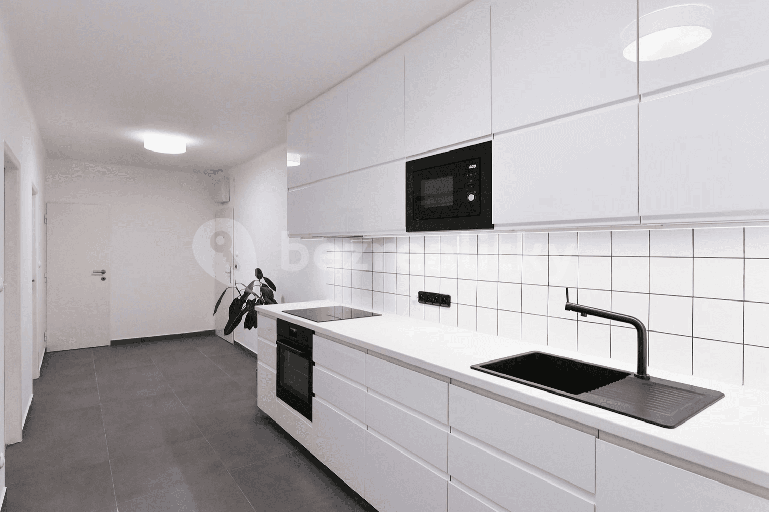 Prenájom bytu 3-izbový 68 m², Jankovcova, Praha, Praha Prenájom bytu 3-izbový 68 m², Jankovcova, Praha, Praha