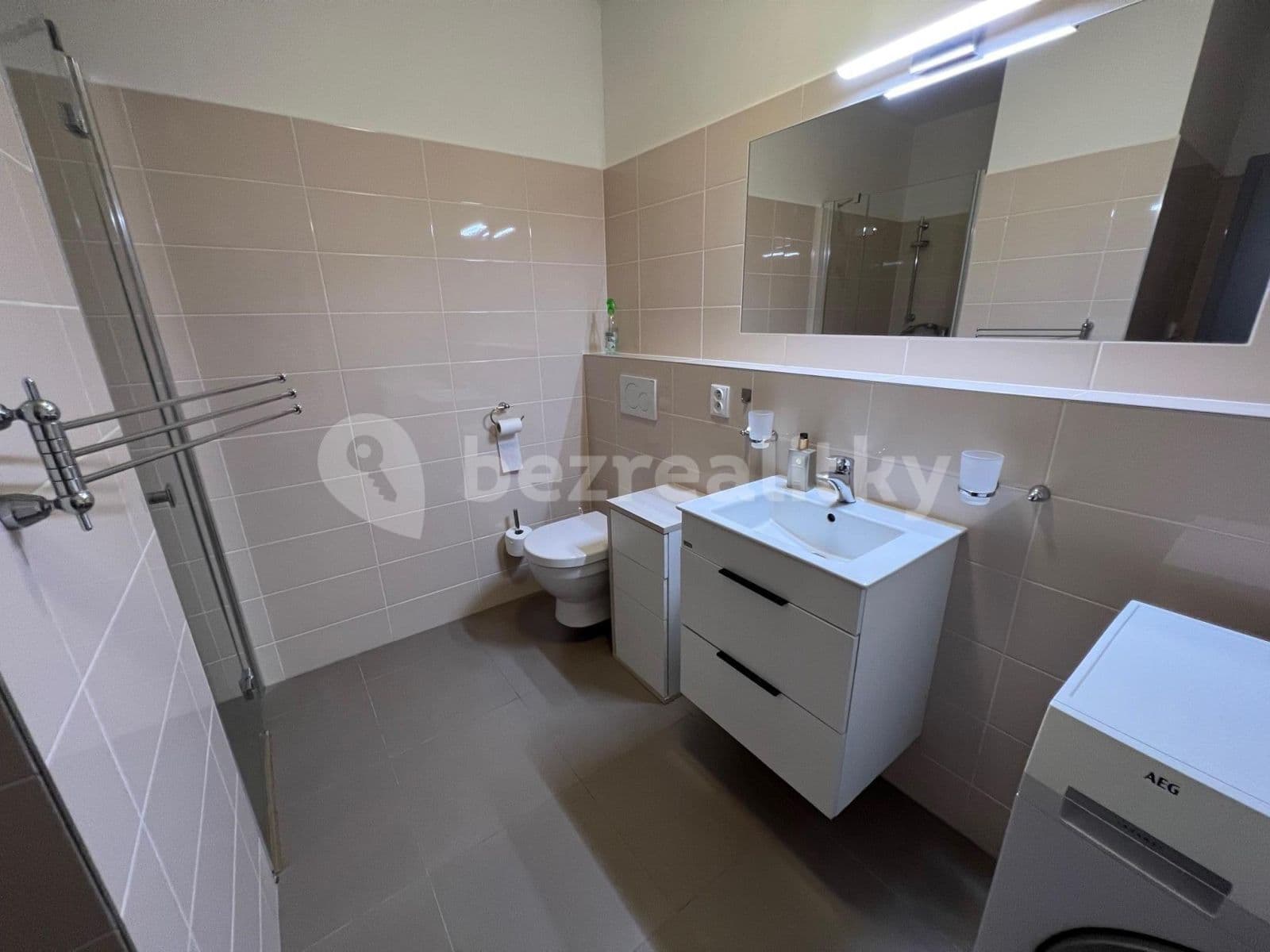 Prenájom bytu 2-izbový 53 m², Jičínská, Mladá Boleslav, Středočeský kraj Prenájom bytu 2-izbový 53 m², Jičínská, Mladá Boleslav, Středočeský kraj