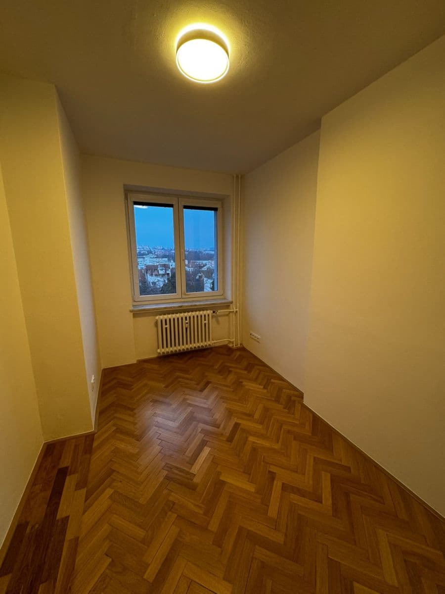 Prenájom bytu 3-izbový 75 m², Srbská, Brno, Jihomoravský kraj Prenájom bytu 3-izbový 75 m², Srbská, Brno, Jihomoravský kraj