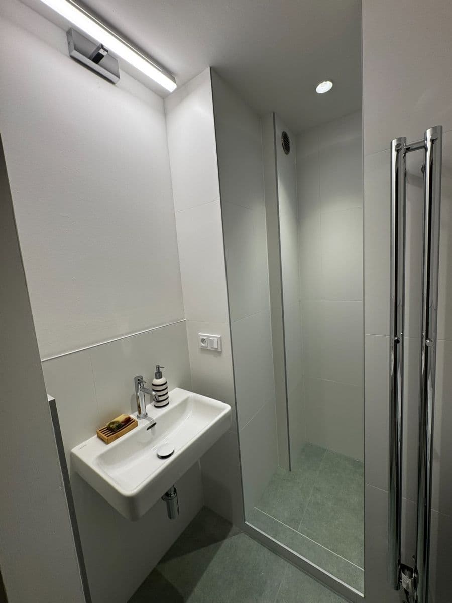 Prenájom bytu 3-izbový 75 m², Srbská, Brno, Jihomoravský kraj Prenájom bytu 3-izbový 75 m², Srbská, Brno, Jihomoravský kraj