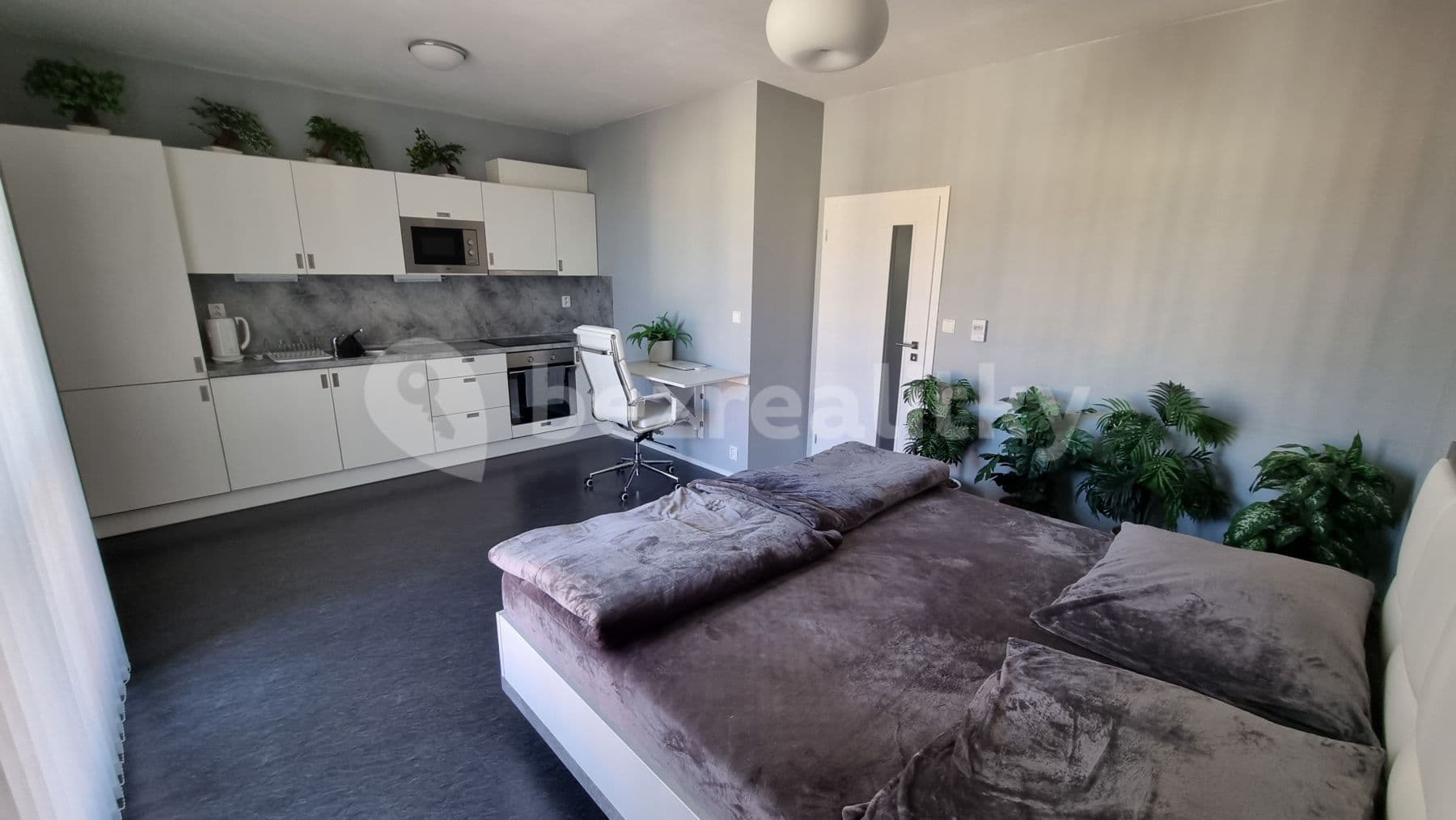 Prenájom bytu 1-izbový 32 m², Brněnská Pole, Šlapanice, Jihomoravský kraj Prenájom bytu 1-izbový 32 m², Brněnská Pole, Šlapanice, Jihomoravský kraj