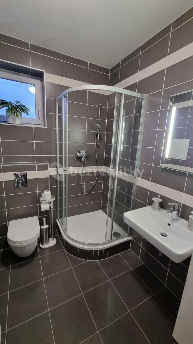 Prenájom bytu 1-izbový 32 m², Brněnská Pole, Šlapanice, Jihomoravský kraj Prenájom bytu 1-izbový 32 m², Brněnská Pole, Šlapanice, Jihomoravský kraj