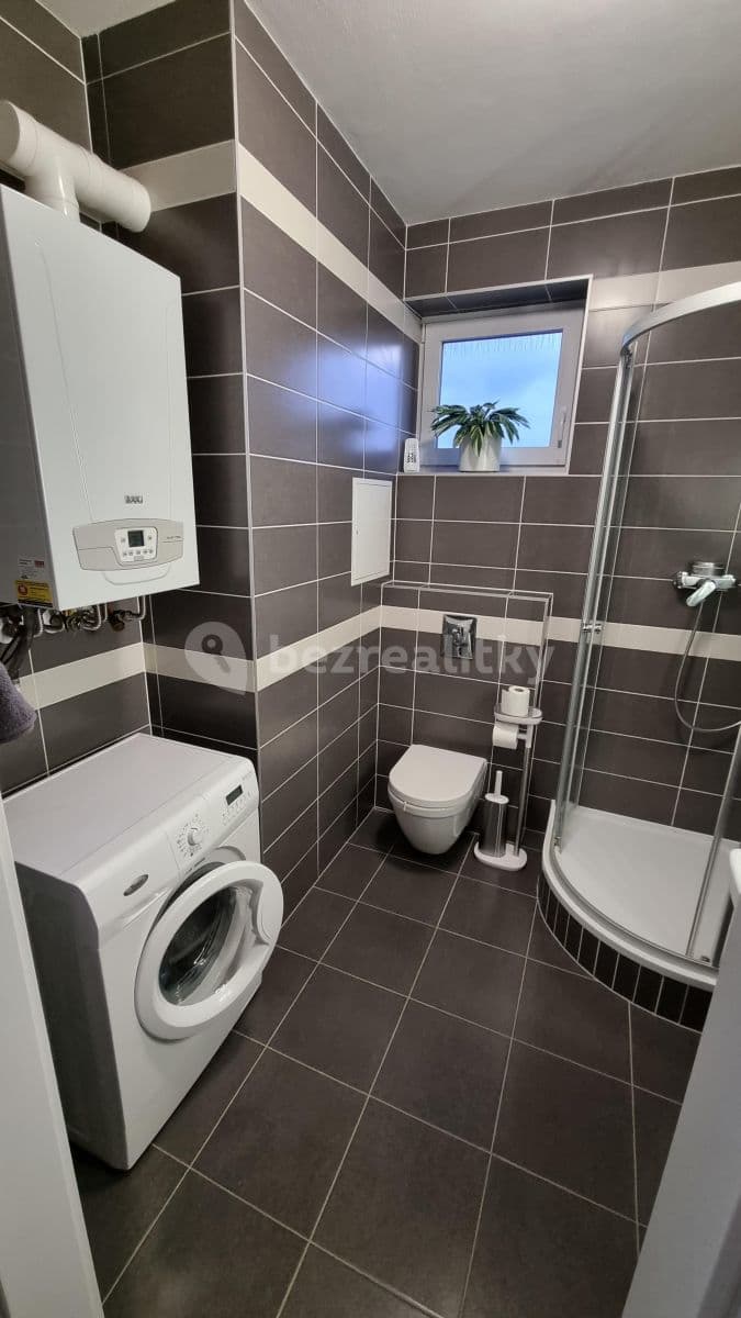 Prenájom bytu 1-izbový 32 m², Brněnská Pole, Šlapanice, Jihomoravský kraj Prenájom bytu 1-izbový 32 m², Brněnská Pole, Šlapanice, Jihomoravský kraj