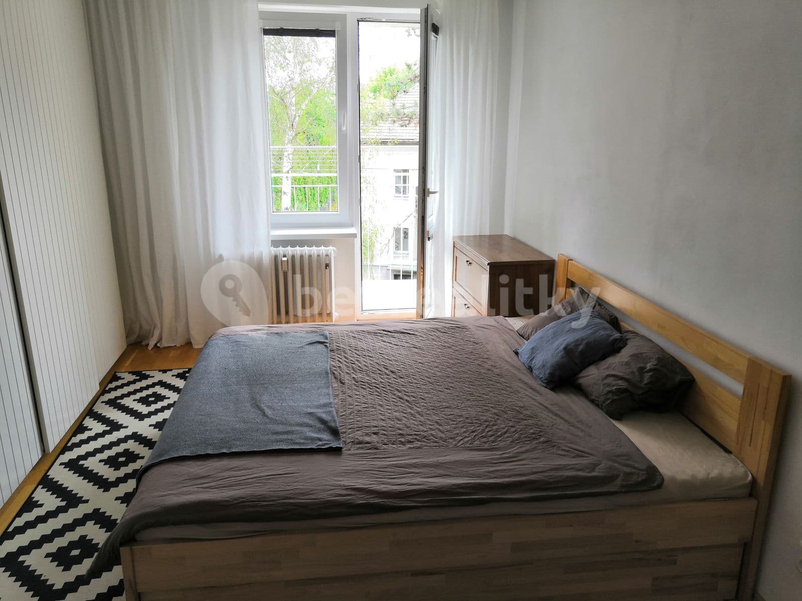 Prenájom bytu 2-izbový 50 m², Nad Zlíchovem, Praha, Praha