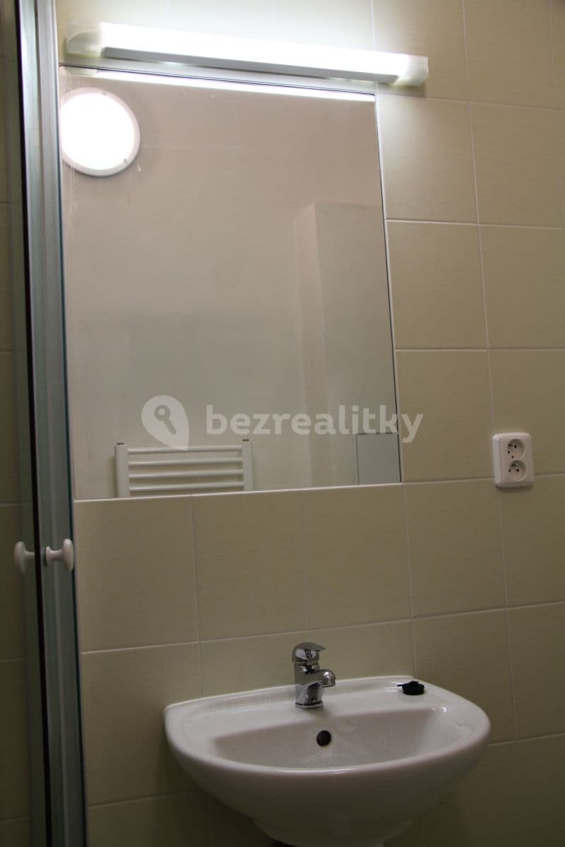Prenájom bytu Garsoniéra 27 m², náměstí Hrdinů, Praha, Praha Prenájom bytu Garsoniéra 27 m², náměstí Hrdinů, Praha, Praha
