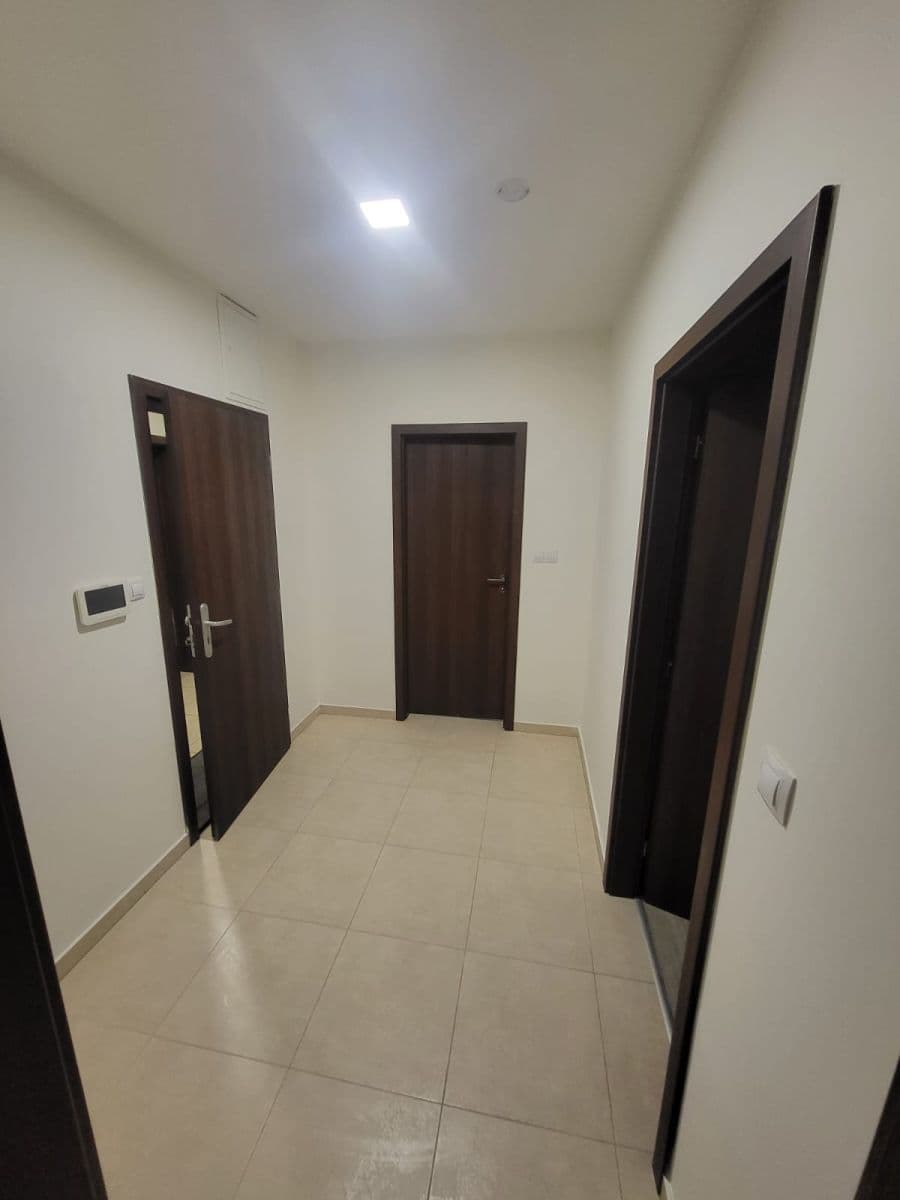 Prenájom bytu 2-izbový 50 m², Rostoklaty, Středočeský kraj Prenájom bytu 2-izbový 50 m², Rostoklaty, Středočeský kraj